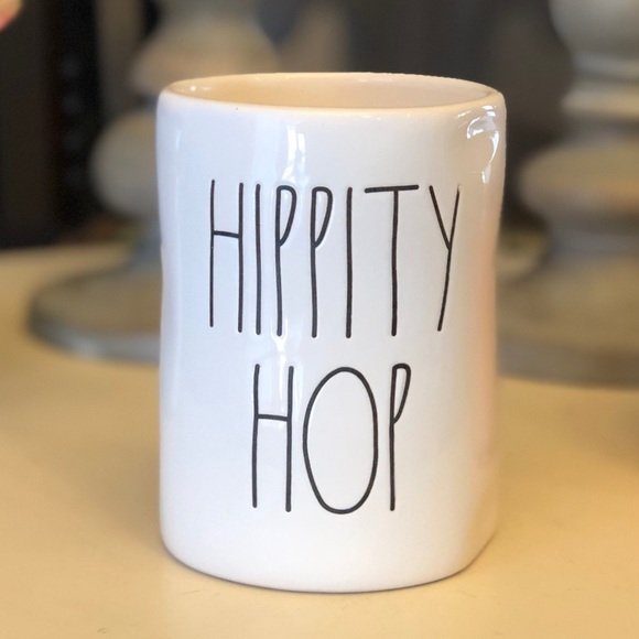 Rae Dunn HIPPITY HOP Candle - Picture 2 of 3